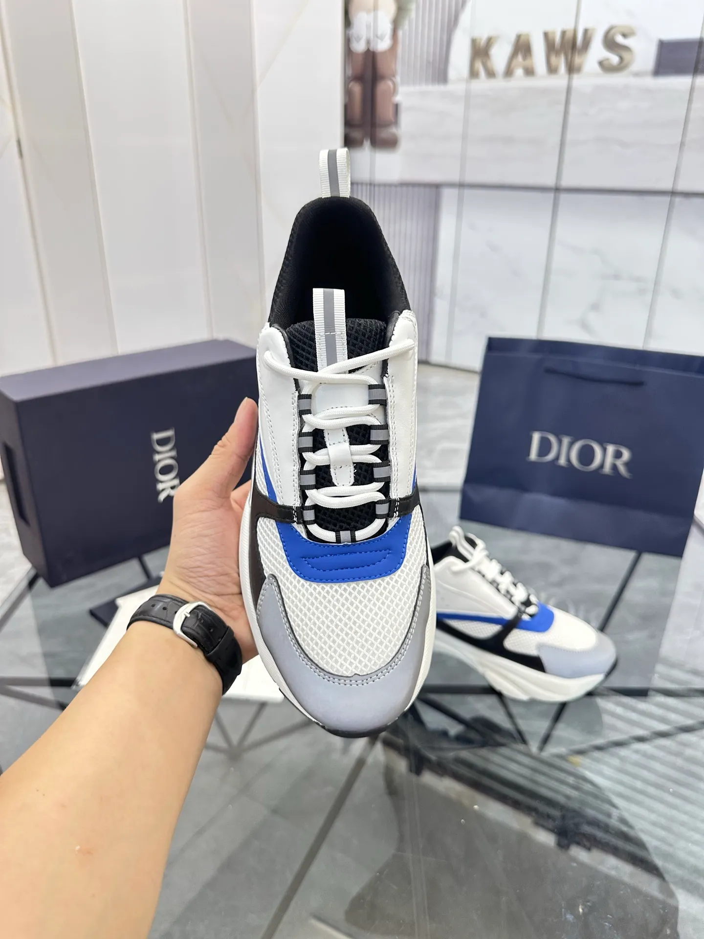 Men's shoes: 💰P460¥ Ready in Guangzhou, fully packaged Product trademark: Dior* "Dior*" low-top casual shoes Regular size: 38-46 (can be customized to 47) B22 Product materials: imported cowhide leather upper spliced ​​with original fabric, breathable lining, original outsole. Number: 920